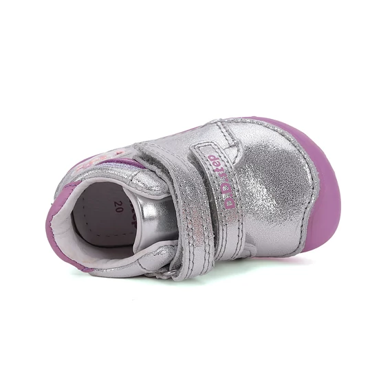 Kislány barefoot zárt cipő