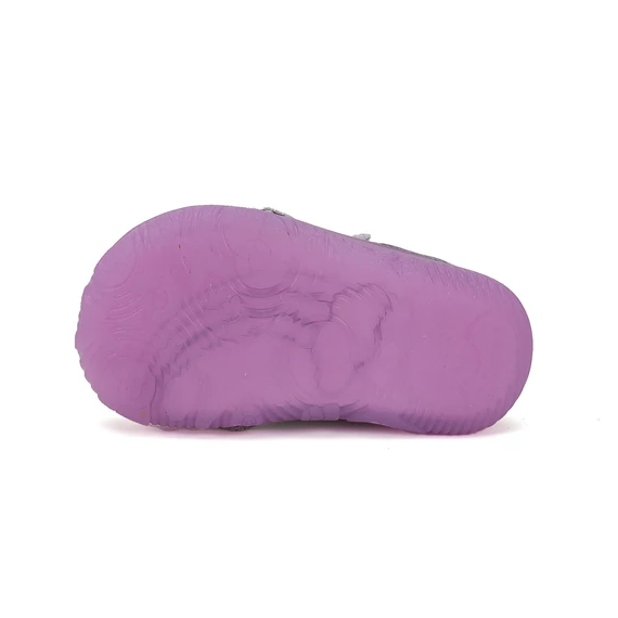 Kislány barefoot zárt cipő