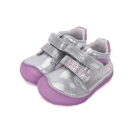 Kislány barefoot zárt cipő